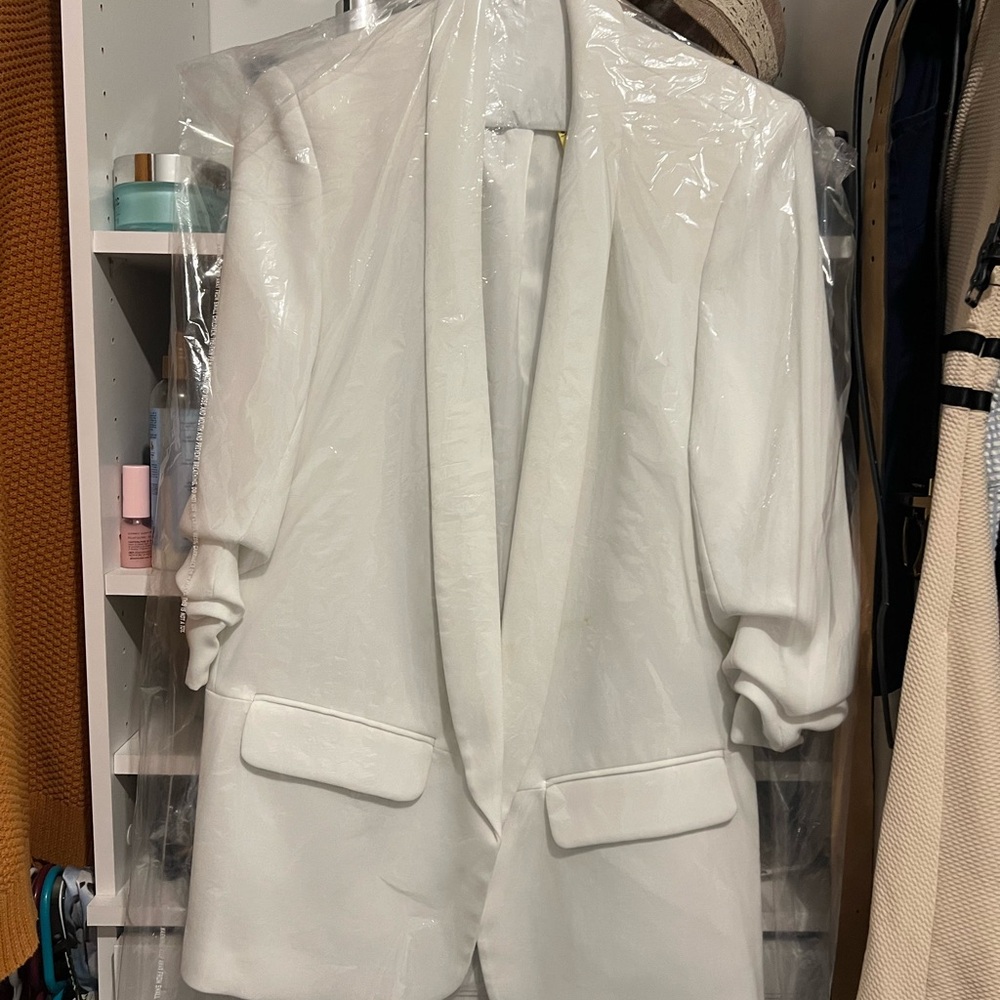 Oversized white Blazer